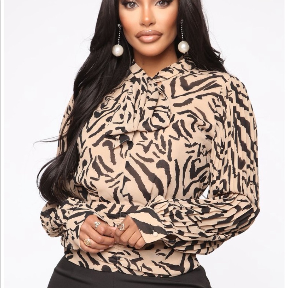 BN Fashion Nova “Ahead of the Pack Tiger Top” XL